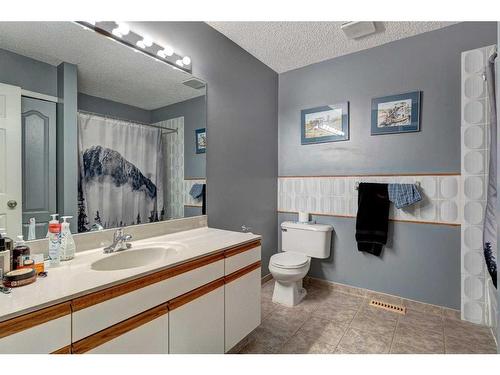 161 Coyote Way, Canmore, AB - Indoor Photo Showing Bathroom