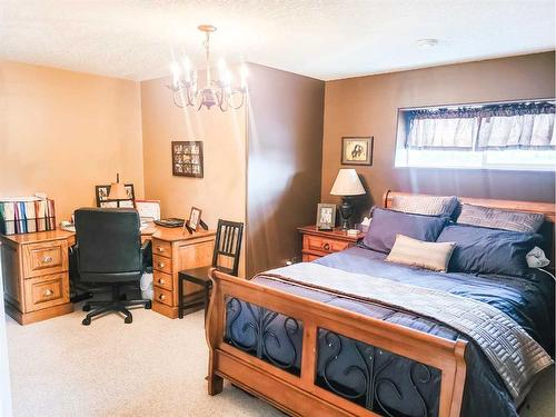 53532 Range Road 181A, Rural Yellowhead County, AB - Indoor Photo Showing Bedroom