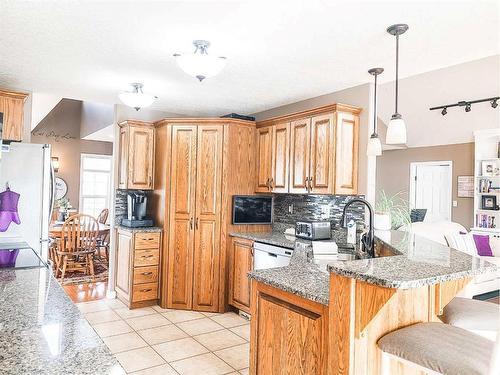 53532 Range Road 181A, Rural Yellowhead County, AB - Indoor Photo Showing Kitchen