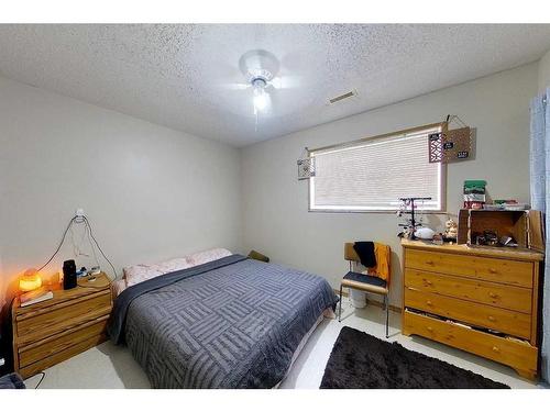 5015 7 Avenue, Edson, AB - Indoor Photo Showing Bedroom
