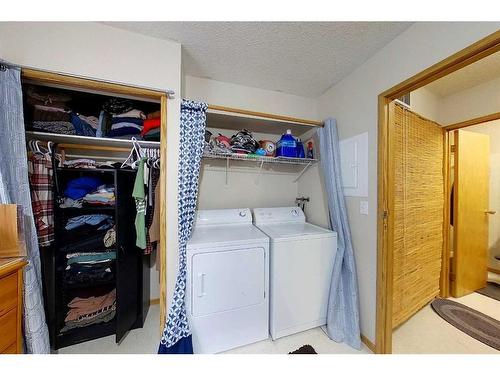 5015 7 Avenue, Edson, AB - Indoor Photo Showing Laundry Room