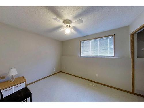 5015 7 Avenue, Edson, AB - Indoor Photo Showing Other Room