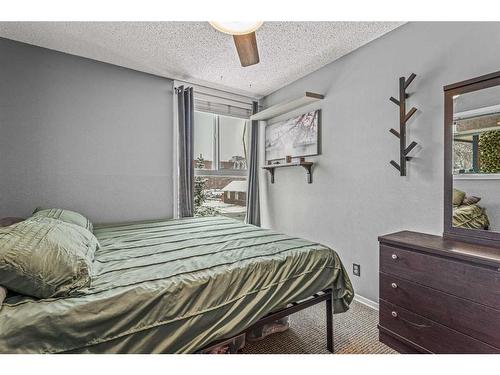 6-124 Beaver Street, Banff, AB - Indoor Photo Showing Bedroom