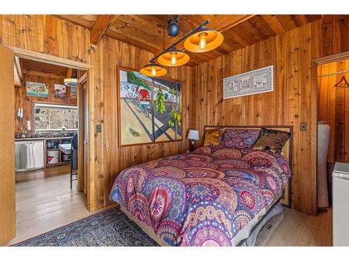 37 Heart Road, Lac Des Arcs, AB - Indoor Photo Showing Bedroom