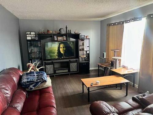 10338 98, Grande Cache, AB - Indoor Photo Showing Living Room