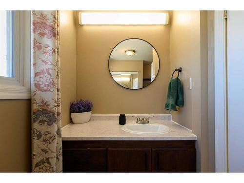 674038 Range Road 195, Rural Athabasca County, AB - Indoor Photo Showing Bathroom