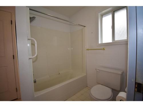 145 Hood Street, Hinton, AB - Indoor Photo Showing Bathroom