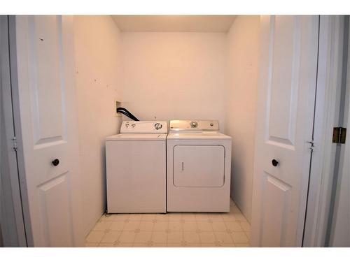 145 Hood Street, Hinton, AB - Indoor Photo Showing Laundry Room