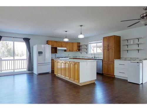 703-12051 Township Road, Smith, AB - Indoor Photo Showing Kitchen