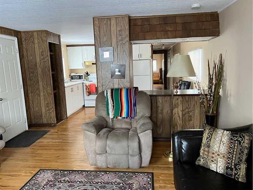 502 Kaybob Drive, Fox Creek, AB - Indoor Photo Showing Living Room
