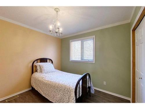 1110 60 Street, Edson, AB - Indoor Photo Showing Bedroom
