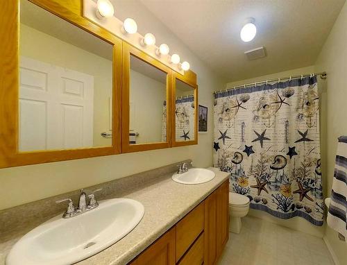 1110 60 Street, Edson, AB - Indoor Photo Showing Bathroom