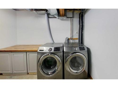 1110 60 Street, Edson, AB - Indoor Photo Showing Laundry Room