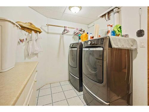 6336 15 Avenue, Edson, AB - Indoor Photo Showing Laundry Room