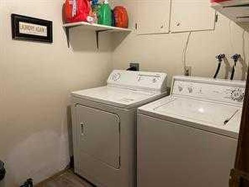 5839 10 Avenue, Edson, AB - Indoor Photo Showing Laundry Room