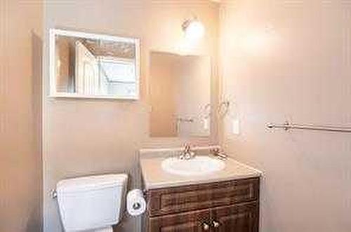 303-502 1 St, Fox Creek, AB - Indoor Photo Showing Bathroom