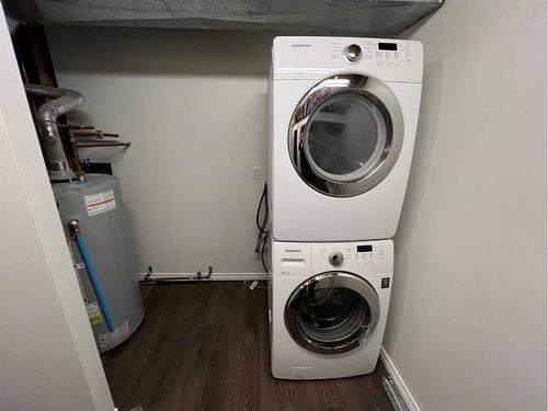 322-457 Collinge Road, Hinton, AB - Indoor Photo Showing Laundry Room