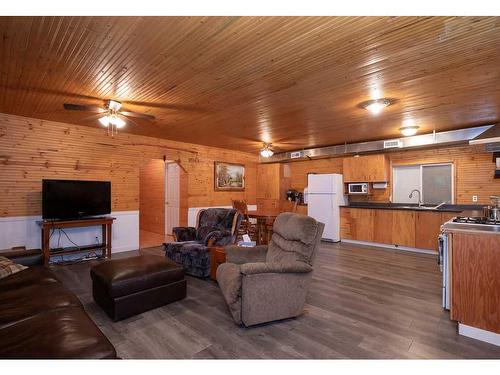 3252 Lakeview Drive, Calling Lake, AB - Indoor