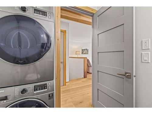 14-428 Marten Street, Banff, AB - Indoor Photo Showing Laundry Room