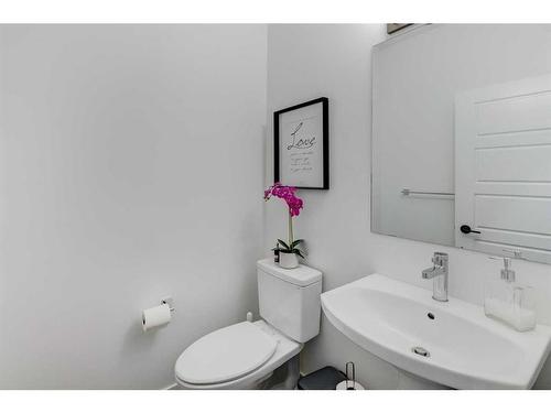 132 Precedence Hill, Cochrane, AB - Indoor Photo Showing Bathroom