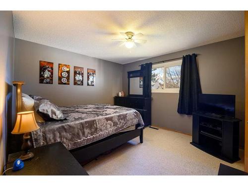 4906 Lakeview Road South, Boyle, AB - Indoor Photo Showing Bedroom