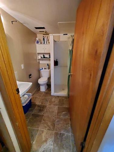 5706 Westhaven Drive South, Edson, AB - Indoor Photo Showing Bathroom