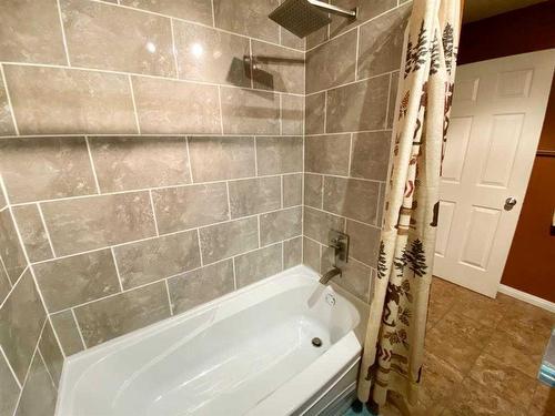 4 Ravine Drive, Whitecourt, AB - Indoor Photo Showing Bathroom
