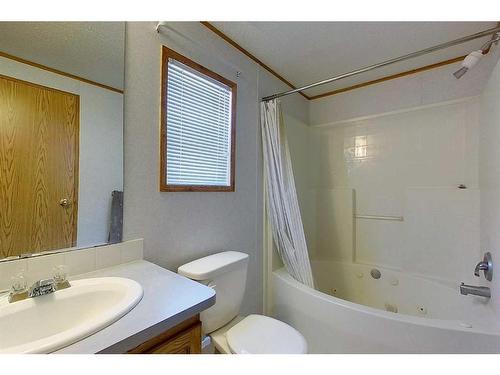 2741 Blueberry Street, Wabasca, AB - Indoor Photo Showing Bathroom