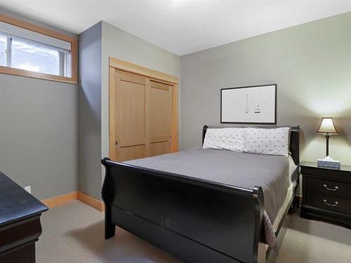 4-124 Stonecreek Road, Canmore, AB - Indoor Photo Showing Bedroom