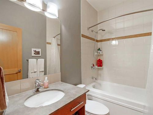 4-124 Stonecreek Road, Canmore, AB - Indoor Photo Showing Bathroom