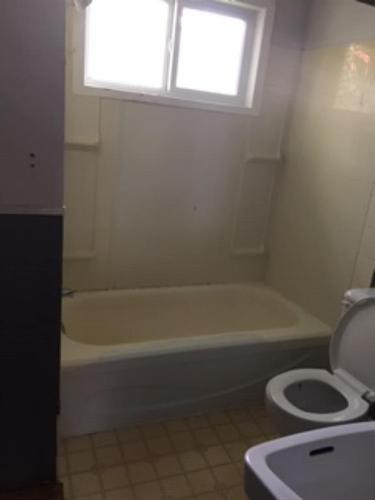 5269 52 Street, Mayerthorpe, AB - Indoor Photo Showing Bathroom