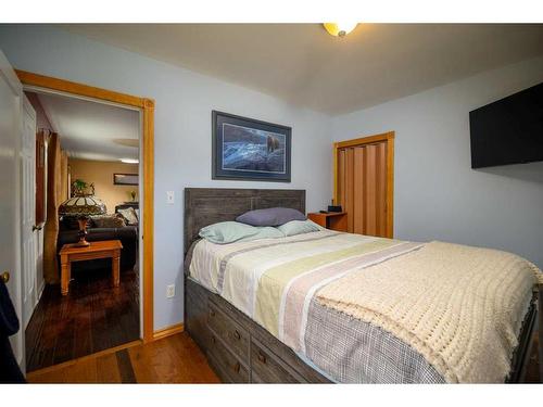 223062 Township Road 634, Rural Athabasca County, AB - Indoor Photo Showing Bedroom
