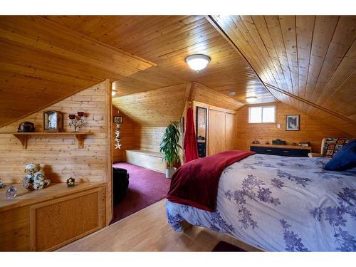 223062 Township Road 634, Rural Athabasca County, AB - Indoor Photo Showing Bedroom