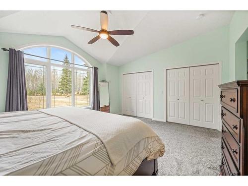 14127 Township Road 554, Rural Yellowhead County, AB - Indoor Photo Showing Bedroom