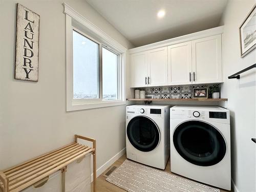 46 Riverdale Bend, Whitecourt, AB - Indoor Photo Showing Laundry Room