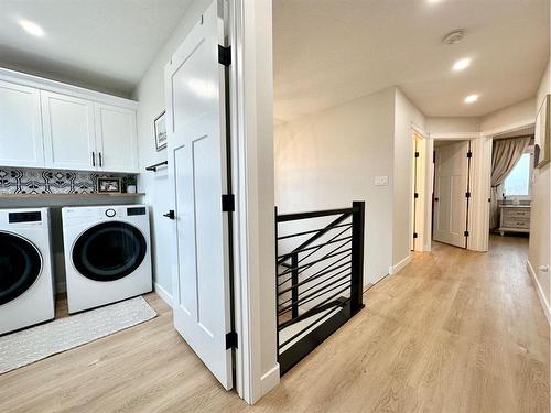 46 Riverdale Bend, Whitecourt, AB - Indoor Photo Showing Laundry Room