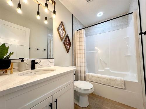 46 Riverdale Bend, Whitecourt, AB - Indoor Photo Showing Bathroom