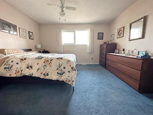 22 Cochrane Road, Whitecourt, AB - Indoor Photo Showing Bedroom