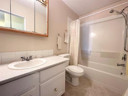 22 Cochrane Road, Whitecourt, AB - Indoor Photo Showing Bathroom