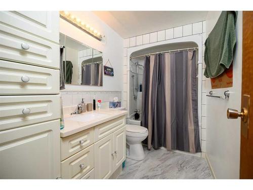 4804 52 Street, Athabasca, AB - Indoor Photo Showing Bathroom