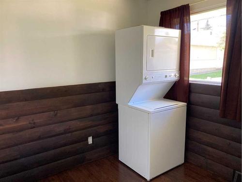 4418 5 Ave, Edson, AB - Indoor Photo Showing Laundry Room