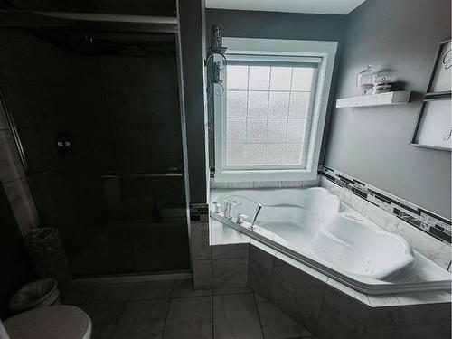 18 Ridgeway Point, Whitecourt, AB - Indoor Photo Showing Bathroom