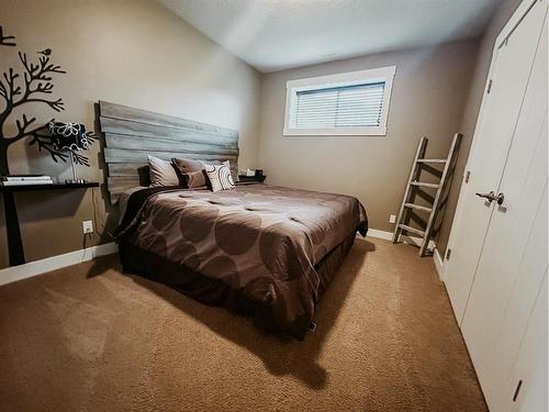 18 Ridgeway Point, Whitecourt, AB - Indoor Photo Showing Bedroom