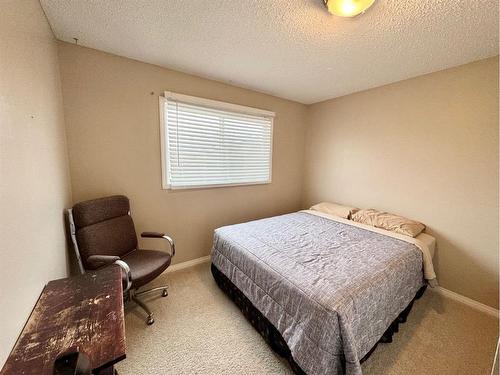 6 Freeman Drive, Swan Hills, AB - Indoor Photo Showing Bedroom