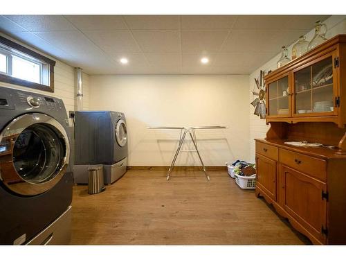 223071-660 Township Rd, Athabasca, AB - Indoor Photo Showing Laundry Room