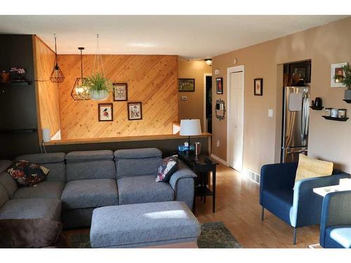 1863 63 Street, Edson, AB - Indoor Photo Showing Living Room