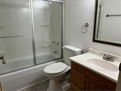 11 Stiles Cove, Whitecourt, AB - Indoor Photo Showing Bathroom