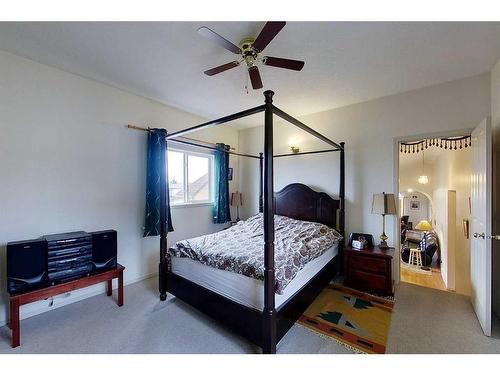 5502 17 Avenue, Edson, AB - Indoor Photo Showing Bedroom