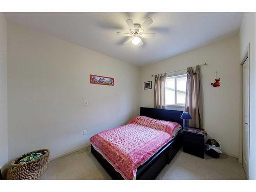 5502 17 Avenue, Edson, AB - Indoor Photo Showing Bedroom