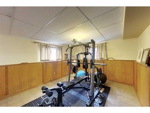 5502 17 Avenue, Edson, AB - Indoor Photo Showing Gym Room